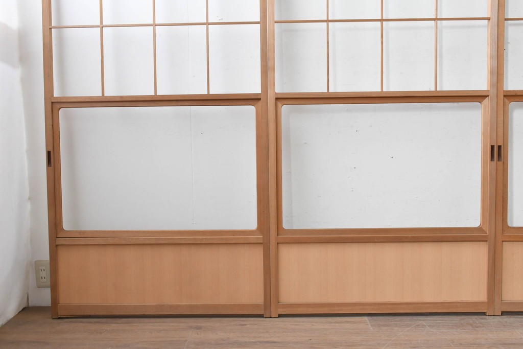 ヴィンテージ建具　昭和後期　秋田杉　温かみのある木味が魅力の雪見障子戸4枚セット　(R-086572)