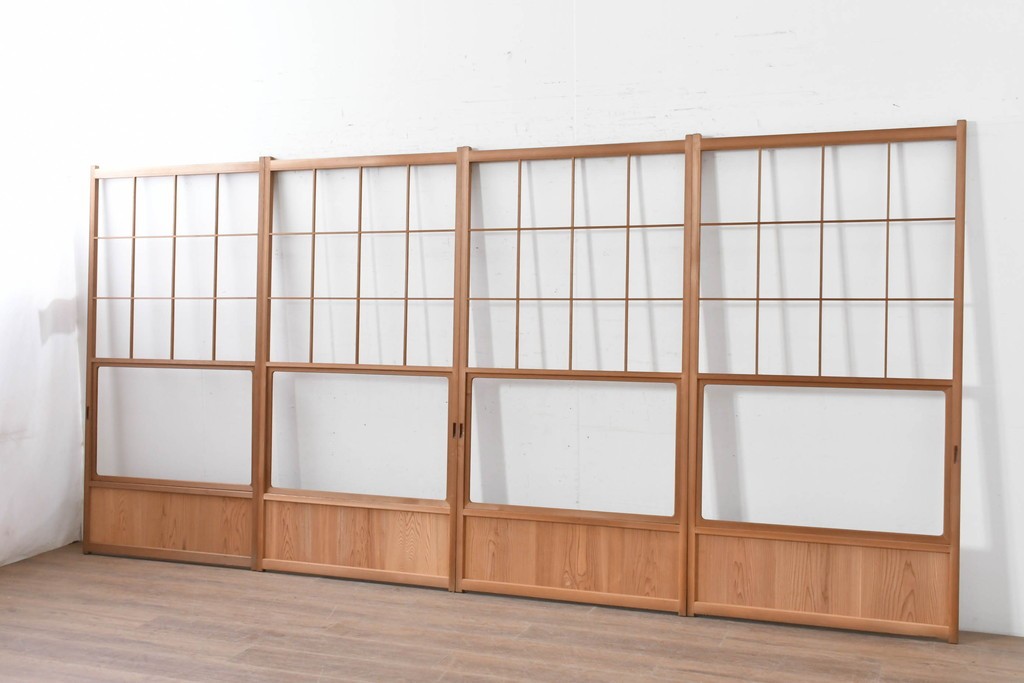 ヴィンテージ建具　昭和後期　秋田杉　温かみのある木味が魅力の雪見障子戸4枚セット　(R-086573)