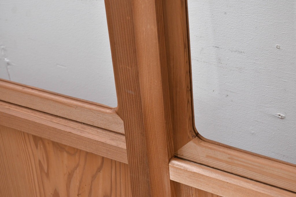 ヴィンテージ建具　昭和後期　秋田杉　温かみのある木味が魅力の雪見障子戸4枚セット　(R-086573)