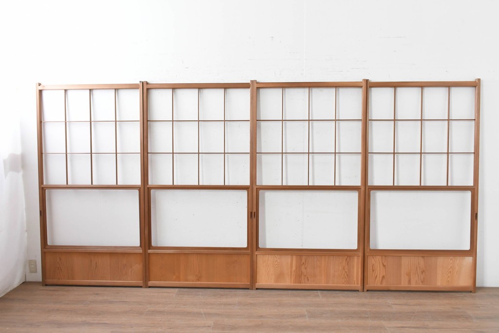 ヴィンテージ建具　昭和後期　秋田杉　温かみのある木味が魅力の雪見障子戸4枚セット　(R-086573)