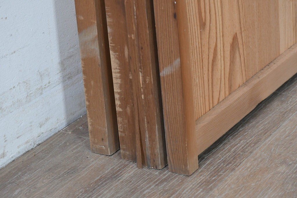 ヴィンテージ建具　昭和後期　秋田杉　温かみのある木味が魅力の雪見障子戸4枚セット　(R-086573)