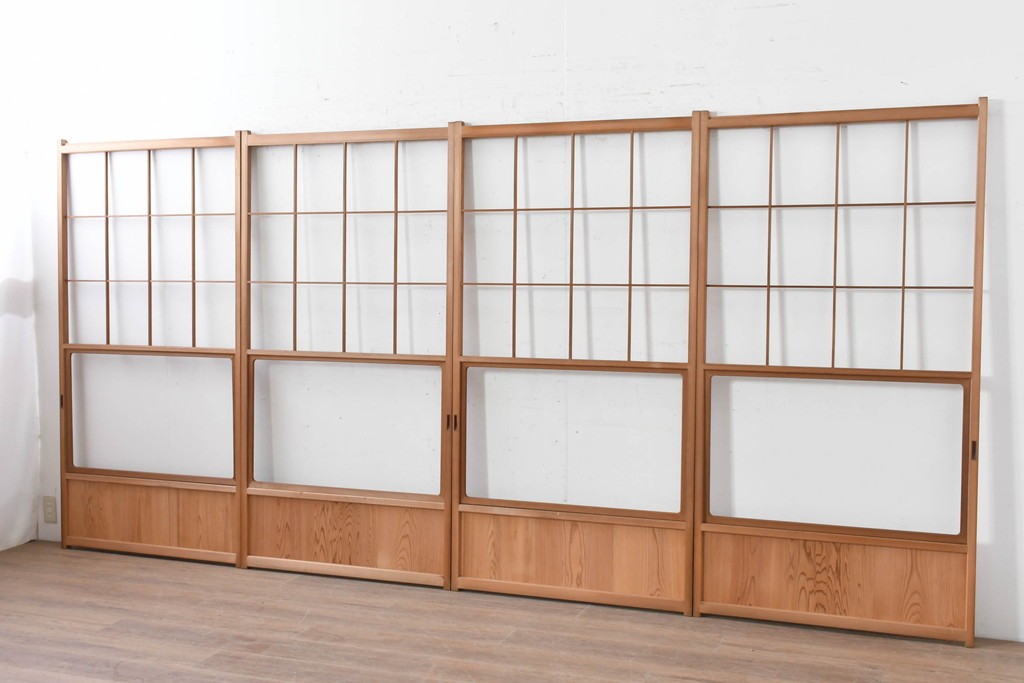 ヴィンテージ建具　昭和後期　秋田杉　温かみのある木味が魅力の雪見障子戸4枚セット　(R-086574)
