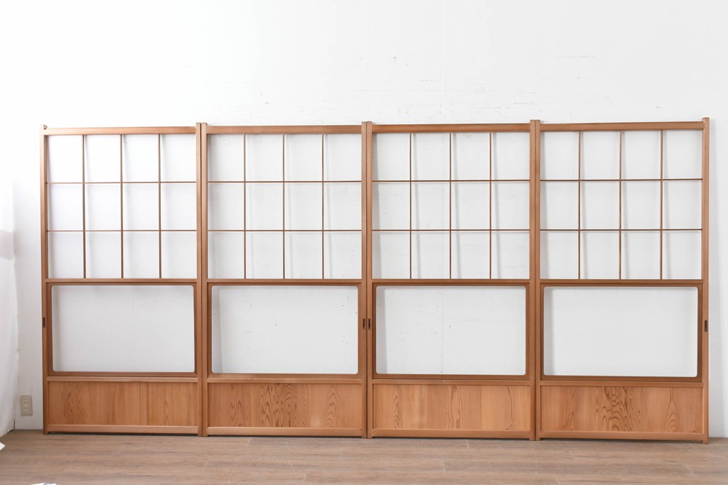 ヴィンテージ建具　昭和後期　秋田杉　温かみのある木味が魅力の雪見障子戸4枚セット　(R-086574)