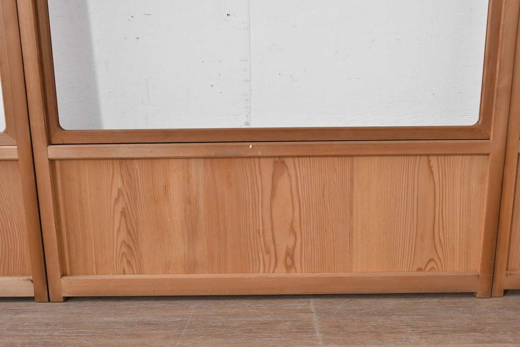 ヴィンテージ建具　昭和後期　秋田杉　温かみのある木味が魅力の雪見障子戸4枚セット　(R-086574)