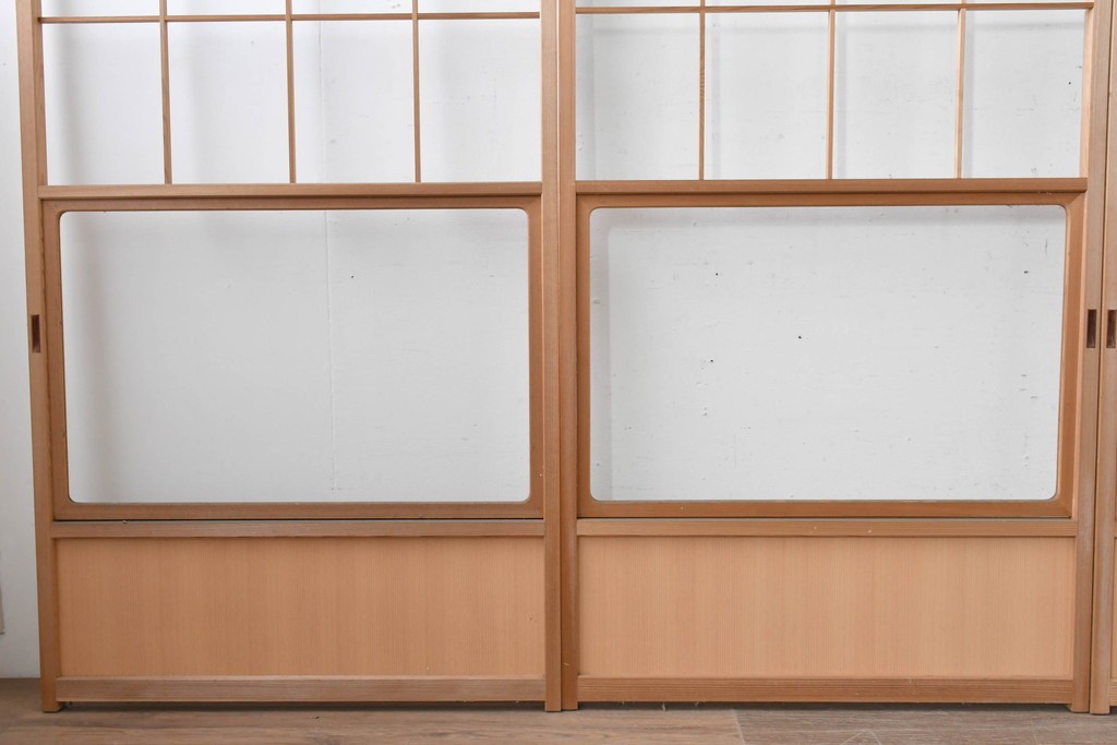 ヴィンテージ建具　昭和後期　秋田杉　温かみのある木味が魅力の雪見障子戸4枚セット　(R-086575)