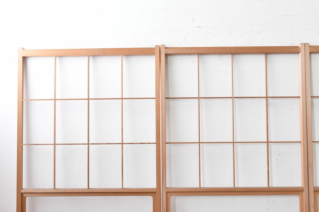 ヴィンテージ建具　昭和後期　秋田杉　温かみのある木味が魅力の雪見障子戸4枚セット　(R-086575)