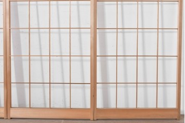 ヴィンテージ建具　昭和後期　明るい木色とすっきりとした格子が魅力の障子戸4枚セット　(R-086576)