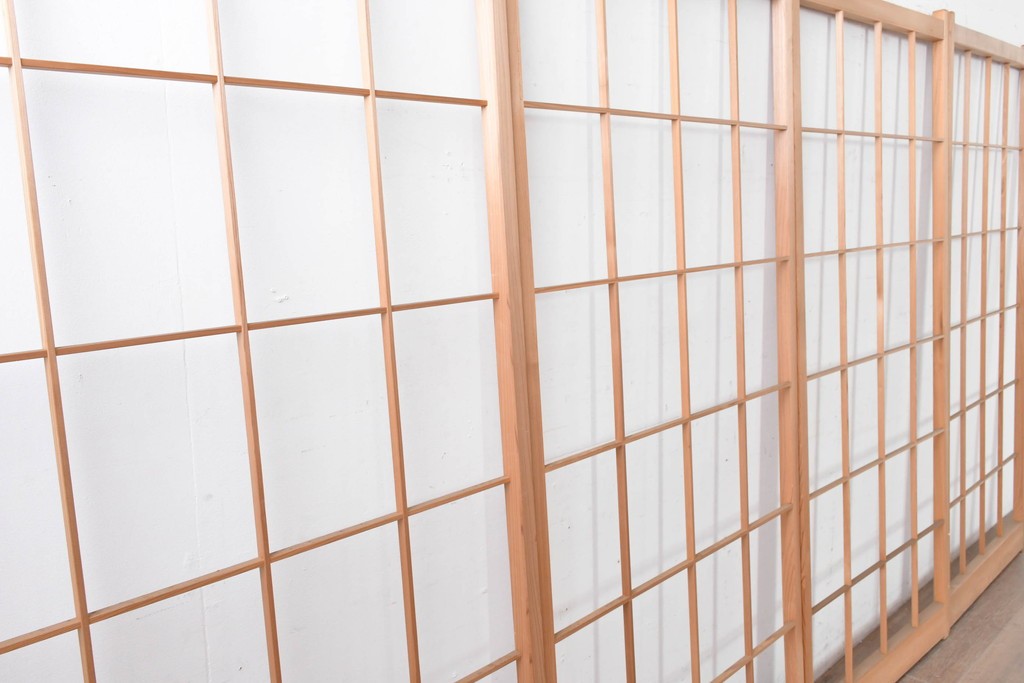 ヴィンテージ建具　昭和後期　明るい木色とすっきりとした格子が魅力の障子戸4枚セット　(R-086576)