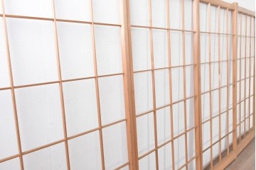 ヴィンテージ建具　昭和後期　明るい木色とすっきりとした格子が魅力の障子戸4枚セット　(R-086576)