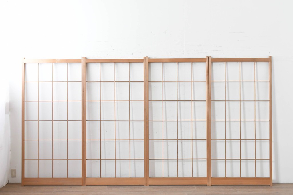 ヴィンテージ建具　昭和後期　明るい木色とすっきりとした格子が魅力の障子戸4枚セット　(R-086576)