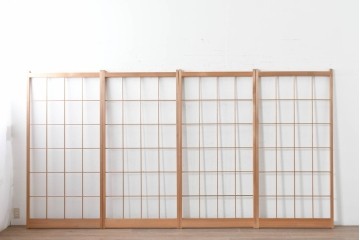 ヴィンテージ建具　昭和後期　明るい木色とすっきりとした格子が魅力の障子戸4枚セット　(R-086576)
