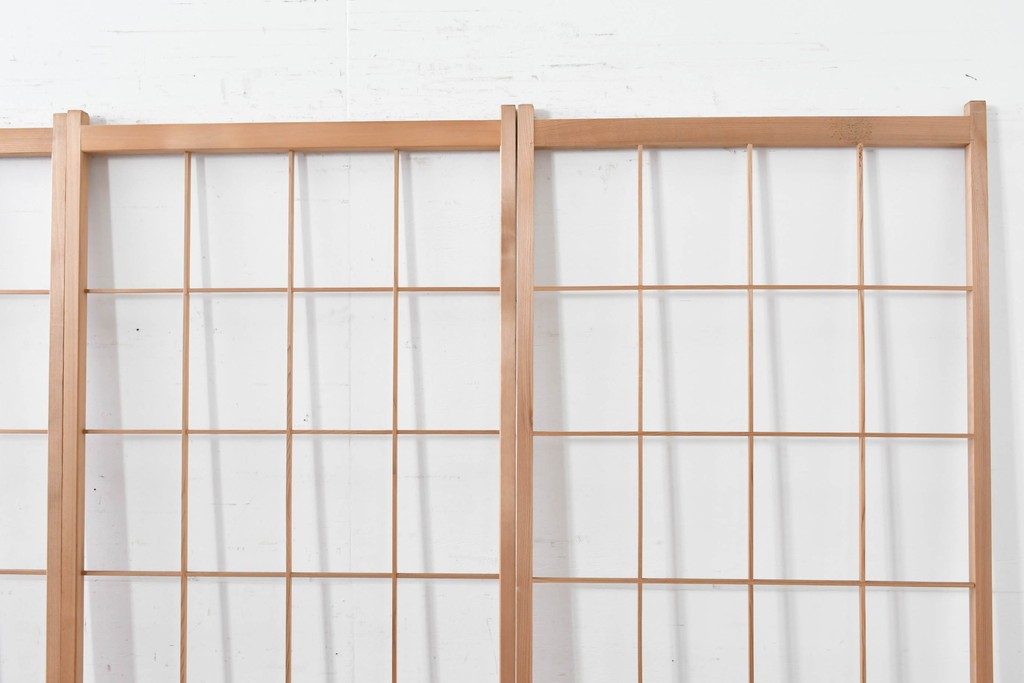 ヴィンテージ建具　昭和後期　明るい木色とすっきりとした格子が魅力の障子戸4枚セット　(R-086576)
