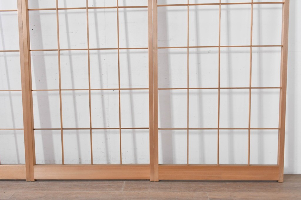 ヴィンテージ建具　昭和後期　明るい木色とすっきりとした格子が魅力の障子戸4枚セット　(R-086576)