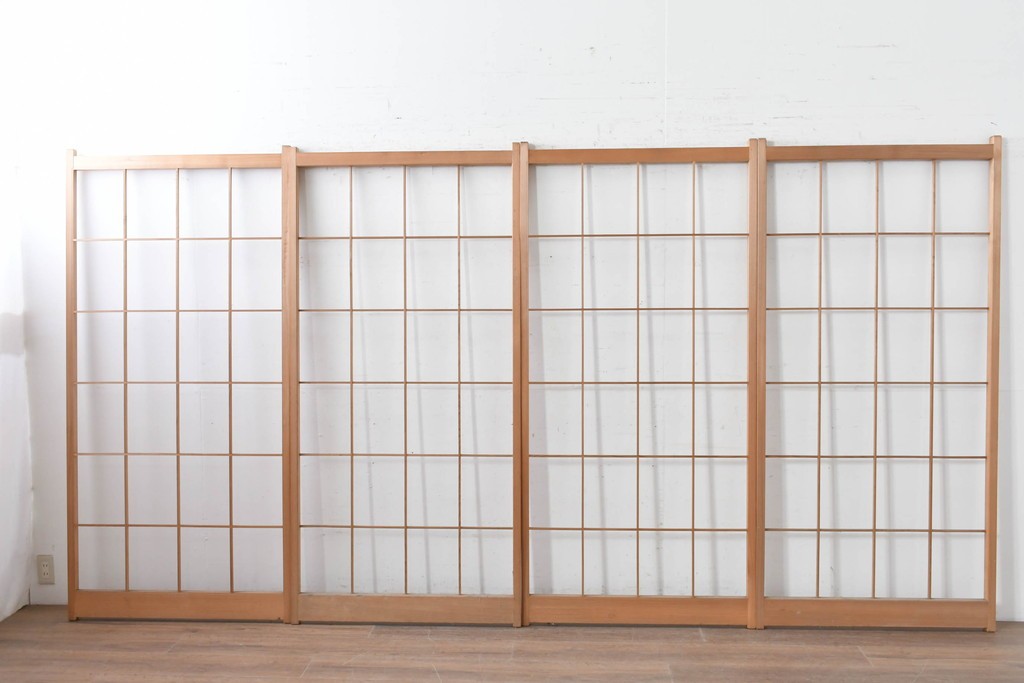 ヴィンテージ建具　昭和後期　明るい木色とすっきりとした格子が魅力の障子戸4枚セット　(R-086577)