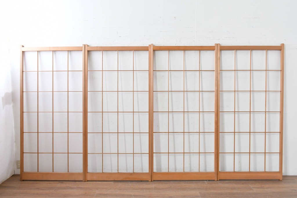ヴィンテージ建具　昭和後期　明るい木色とすっきりとした格子が魅力の障子戸4枚セット　(R-086577)