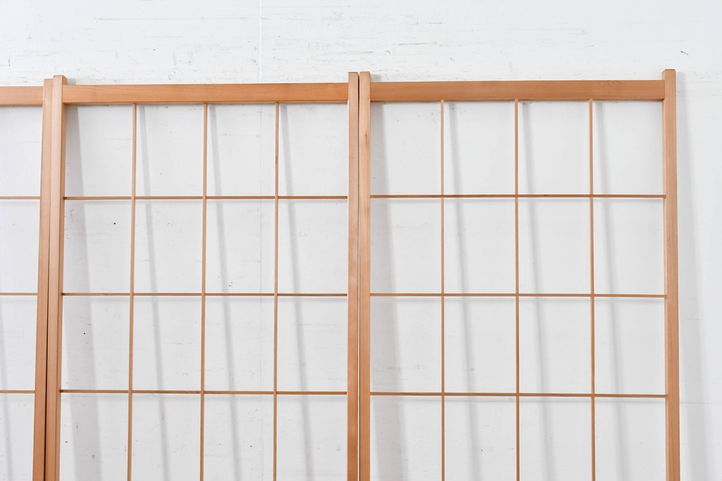 ヴィンテージ建具　昭和後期　明るい木色とすっきりとした格子が魅力の障子戸4枚セット　(R-086577)