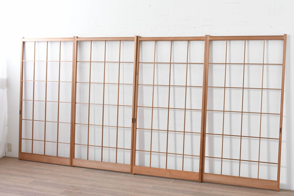 ヴィンテージ建具　昭和後期　明るい木色とすっきりとした格子が魅力の障子戸4枚セット　(R-086578)