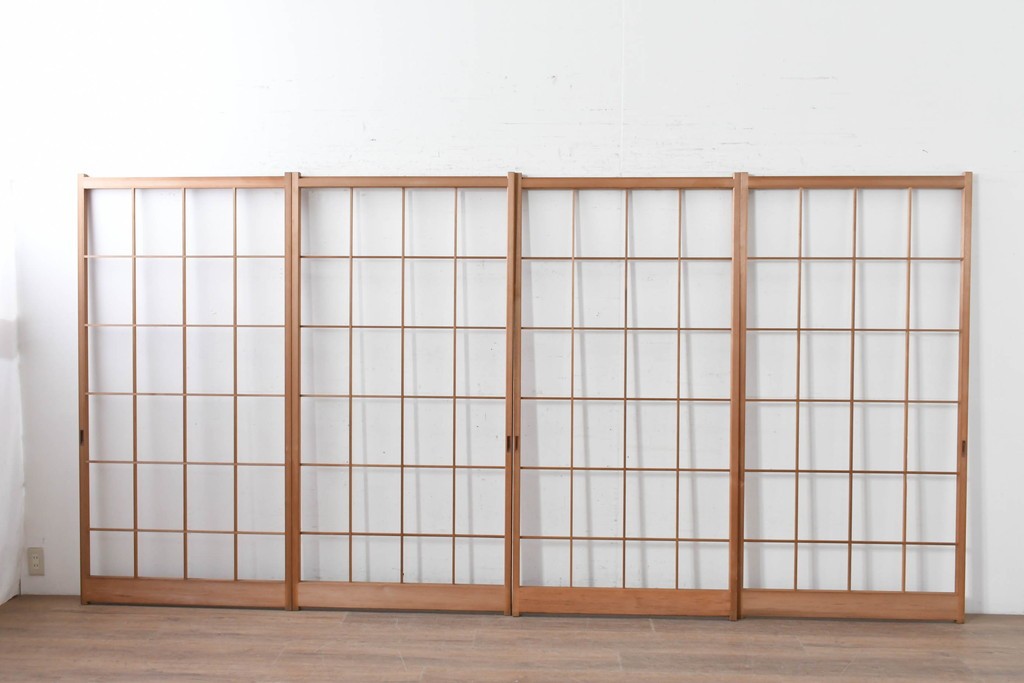 ヴィンテージ建具　昭和後期　明るい木色とすっきりとした格子が魅力の障子戸4枚セット　(R-086578)
