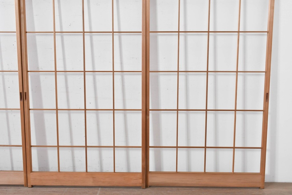 ヴィンテージ建具　昭和後期　明るい木色とすっきりとした格子が魅力の障子戸4枚セット　(R-086578)