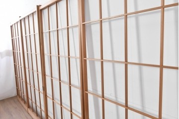 ヴィンテージ建具　昭和後期　明るい木色とすっきりとした格子が魅力の障子戸4枚セット　(R-086578)