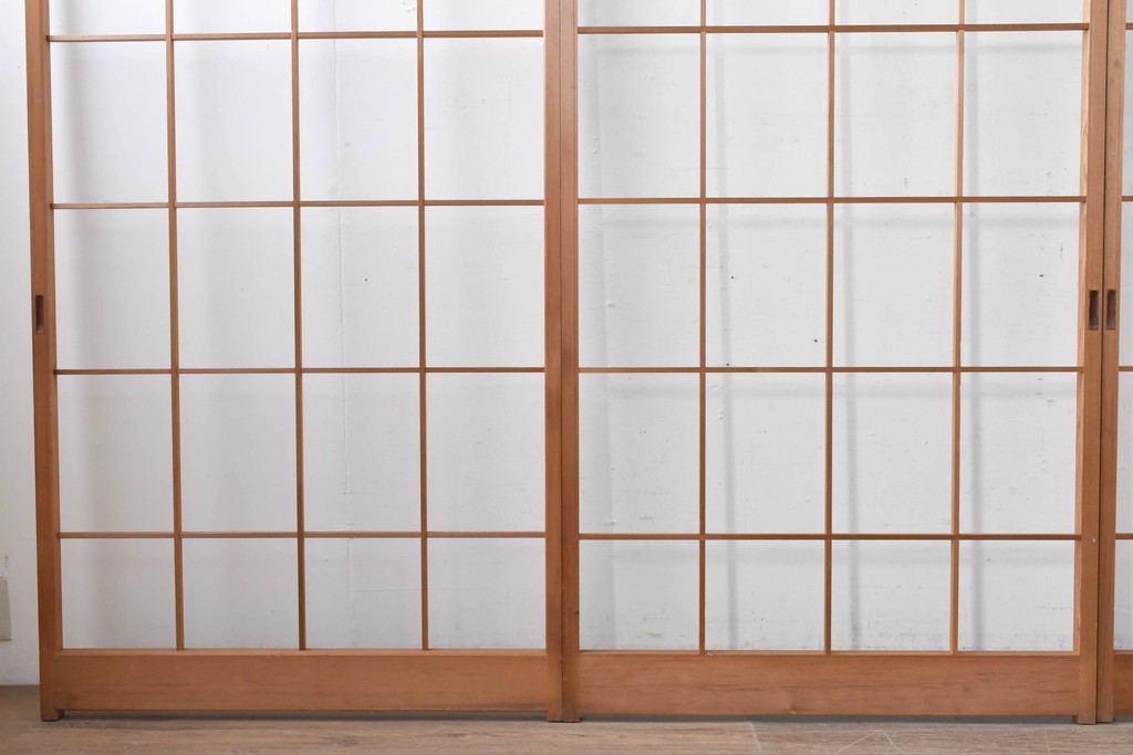 ヴィンテージ建具　昭和後期　明るい木色とすっきりとした格子が魅力の障子戸4枚セット　(R-086578)