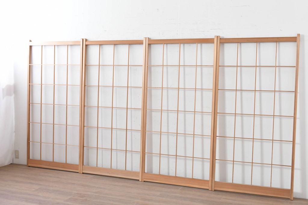 ヴィンテージ建具　昭和後期　明るい木色とすっきりとした格子が魅力の障子戸4枚セット　(R-086579)