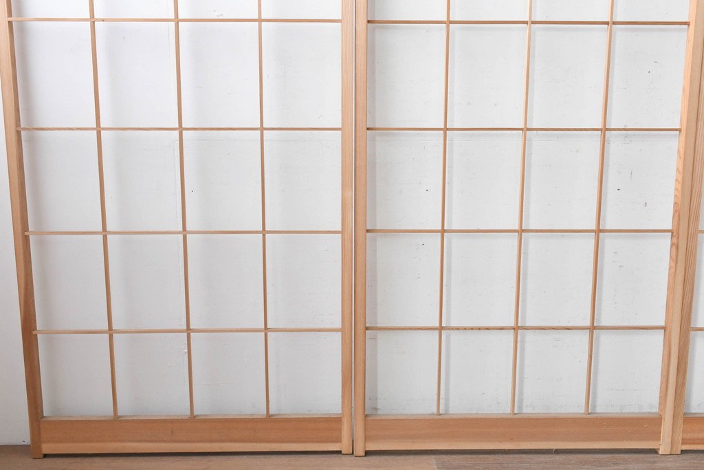 ヴィンテージ建具　昭和後期　明るい木色とすっきりとした格子が魅力の障子戸4枚セット　(R-086579)
