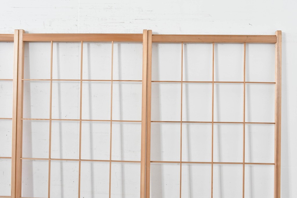 ヴィンテージ建具　昭和後期　明るい木色とすっきりとした格子が魅力の障子戸4枚セット　(R-086579)