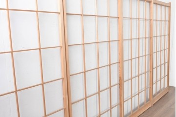 ヴィンテージ建具　昭和後期　明るい木色とすっきりとした格子が魅力の障子戸4枚セット　(R-086579)