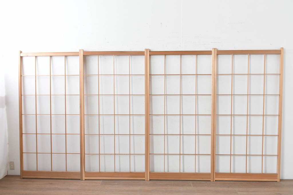 ヴィンテージ建具　昭和後期　明るい木色とすっきりとした格子が魅力の障子戸4枚セット　(R-086579)