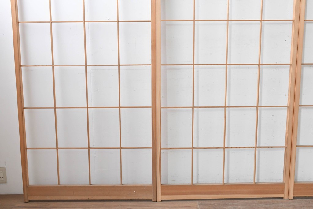 ヴィンテージ建具　昭和後期　明るい木色とすっきりとした格子が魅力の障子戸4枚セット　(R-086579)