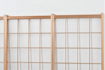 ヴィンテージ建具　昭和後期　明るい木色とすっきりとした格子が魅力の障子戸4枚セット　(R-086579)