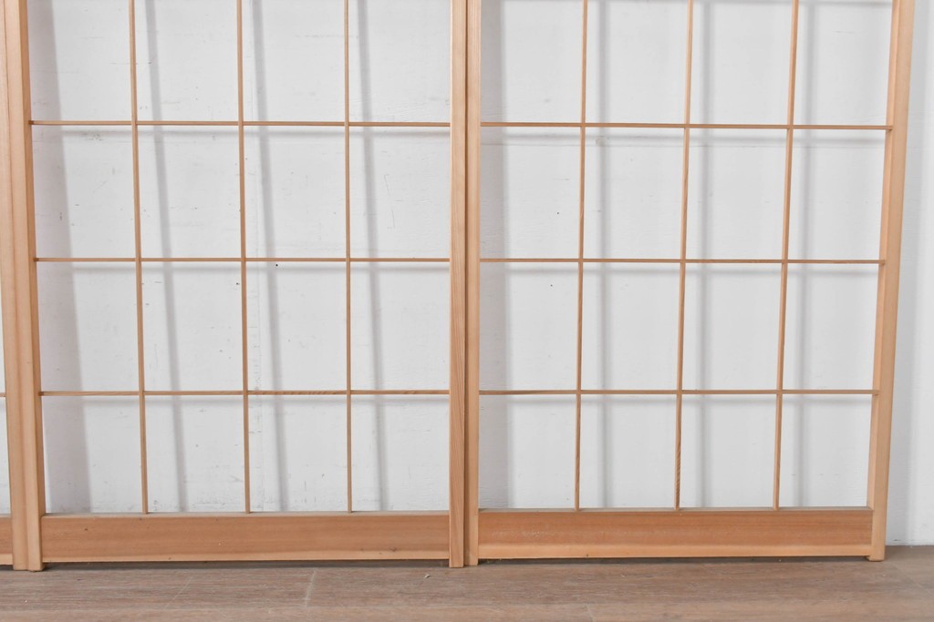 ヴィンテージ建具　昭和後期　明るい木色とすっきりとした格子が魅力の障子戸4枚セット　(R-086579)