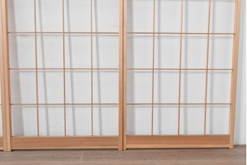 ヴィンテージ建具　昭和後期　明るい木色とすっきりとした格子が魅力の障子戸4枚セット　(R-086579)
