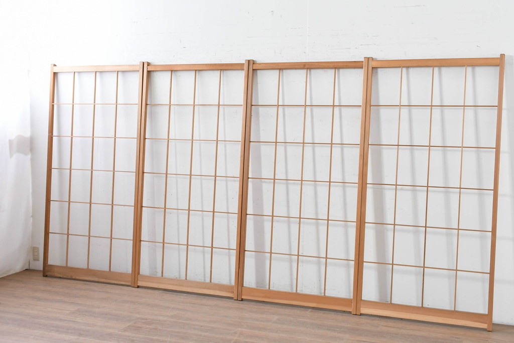 ヴィンテージ建具　昭和後期　明るい木色とすっきりとした格子が魅力の障子戸4枚セット　(R-086580)