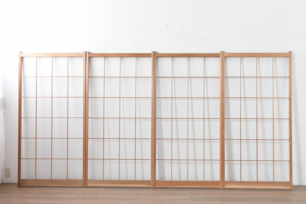 ヴィンテージ建具　昭和後期　明るい木色とすっきりとした格子が魅力の障子戸4枚セット　(R-086580)