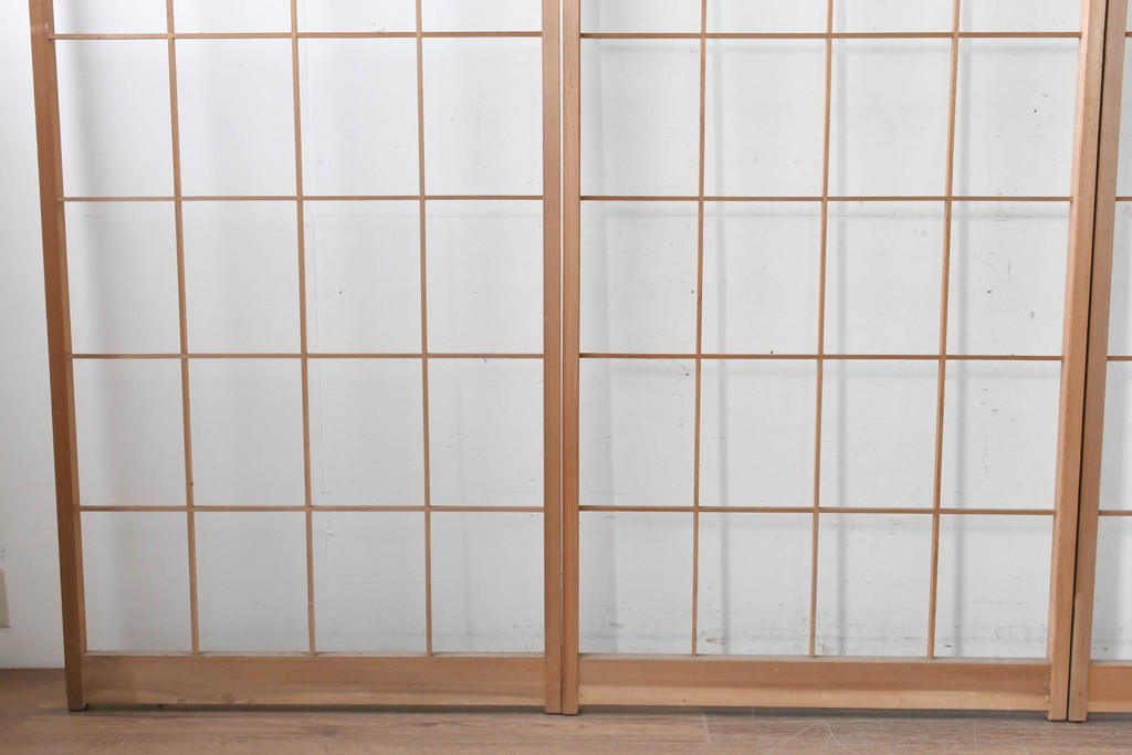 ヴィンテージ建具　昭和後期　明るい木色とすっきりとした格子が魅力の障子戸4枚セット　(R-086580)