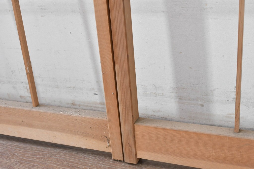 ヴィンテージ建具　昭和後期　明るい木色とすっきりとした格子が魅力の障子戸4枚セット　(R-086580)