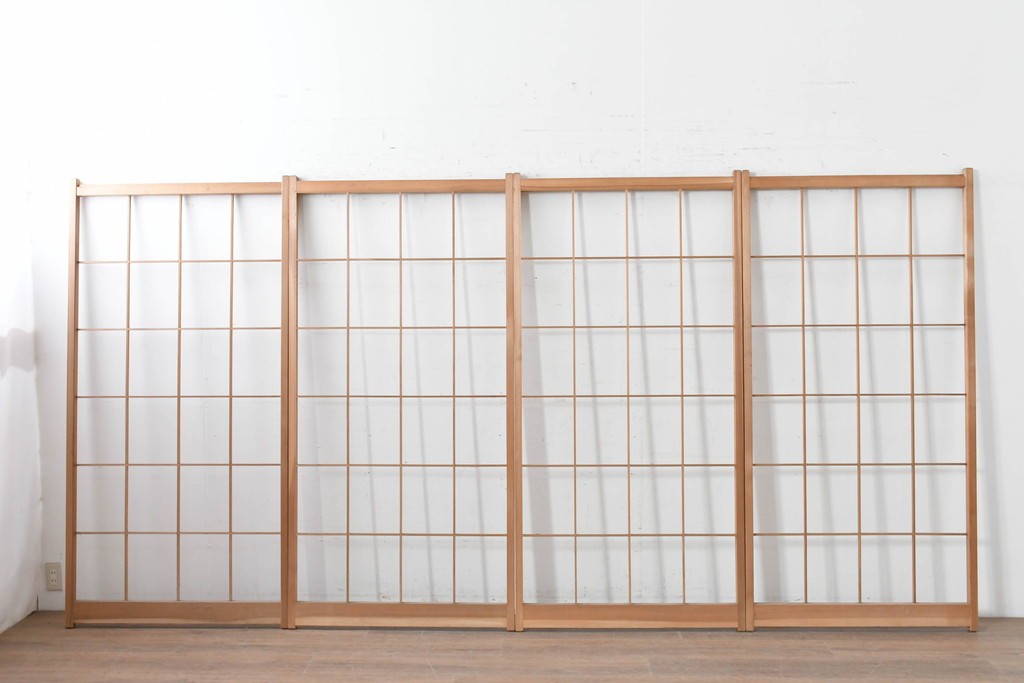 ヴィンテージ建具　昭和後期　明るい木色とすっきりとした格子が魅力の障子戸4枚セット　(R-086580)