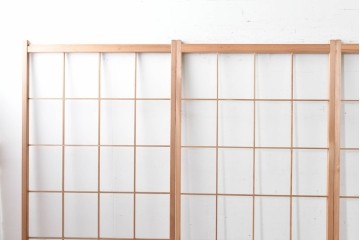 ヴィンテージ建具　昭和後期　明るい木色とすっきりとした格子が魅力の障子戸4枚セット　(R-086580)