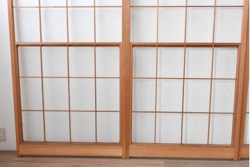 ヴィンテージ建具　昭和後期　明るい木色とすっきりとした格子が魅力の擦り上げ雪見障子戸4枚セット　(R-086583)