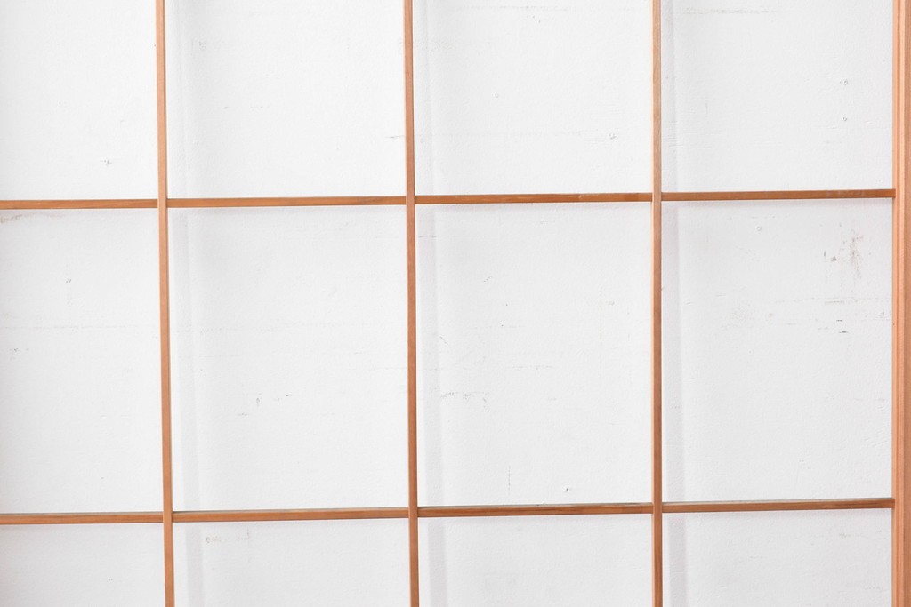 ヴィンテージ建具　昭和後期　明るい木色とすっきりとした格子が魅力の擦り上げ雪見障子戸4枚セット　(R-086583)