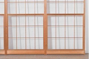ヴィンテージ建具　昭和後期　明るい木色とすっきりとした格子が魅力の擦り上げ雪見障子戸4枚セット　(R-086583)
