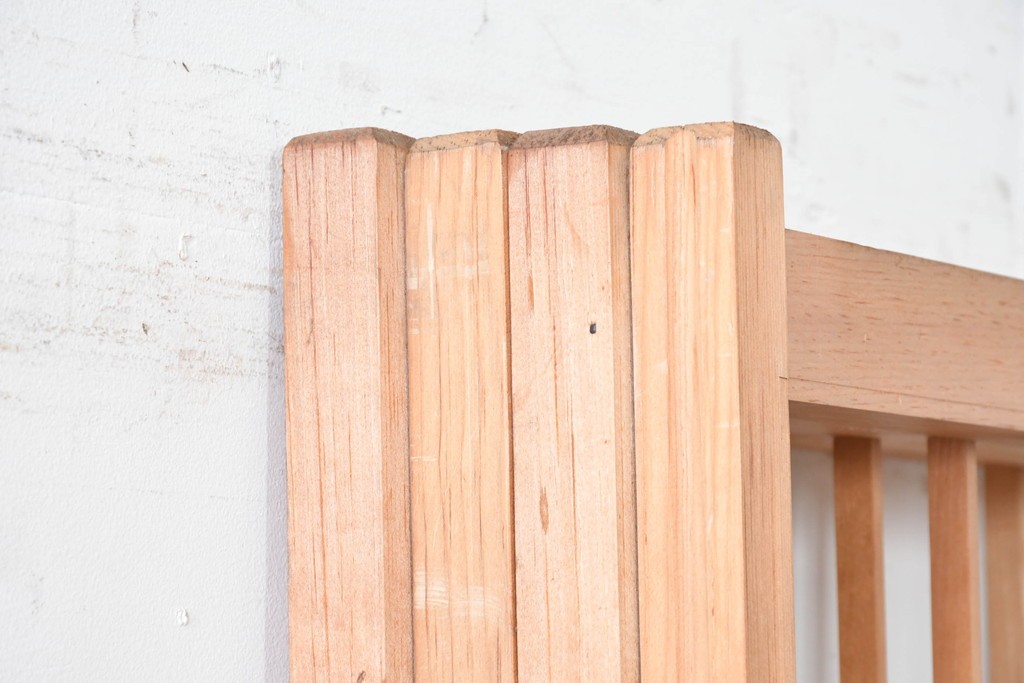 ヴィンテージ建具　昭和後期　明るい木色とすっきりとした格子が魅力の擦り上げ雪見障子戸4枚セット　(R-086583)