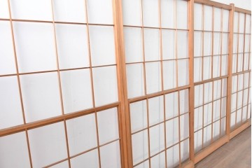 ヴィンテージ建具　昭和後期　シンプルな升目デザインの擦り上げ雪見障子戸4枚セット　(R-086584)