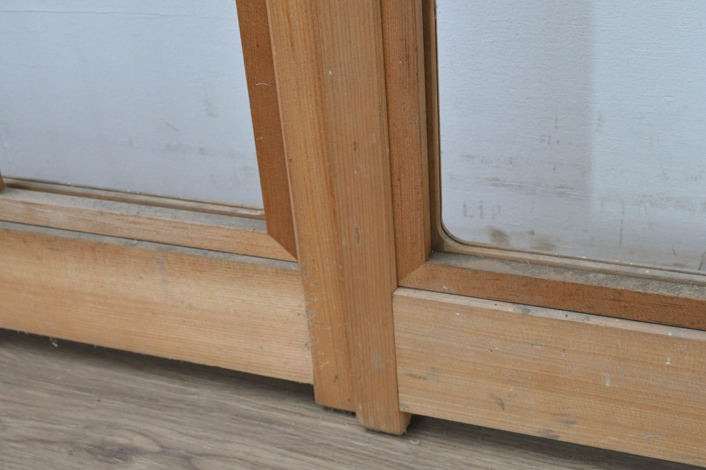 ヴィンテージ建具　昭和後期　シンプルな升目デザインの擦り上げ雪見障子戸4枚セット　(R-086584)