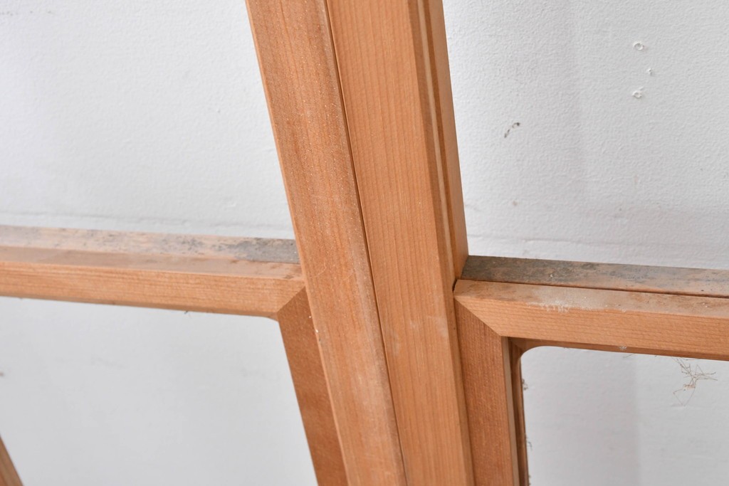 ヴィンテージ建具　昭和後期　シンプルな升目デザインの擦り上げ雪見障子戸4枚セット　(R-086584)