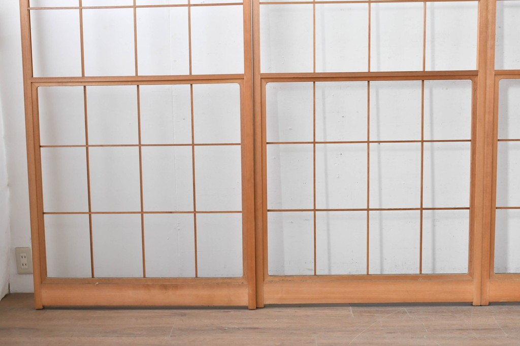 ヴィンテージ建具　昭和後期　シンプルな升目デザインの擦り上げ雪見障子戸4枚セット　(R-086584)
