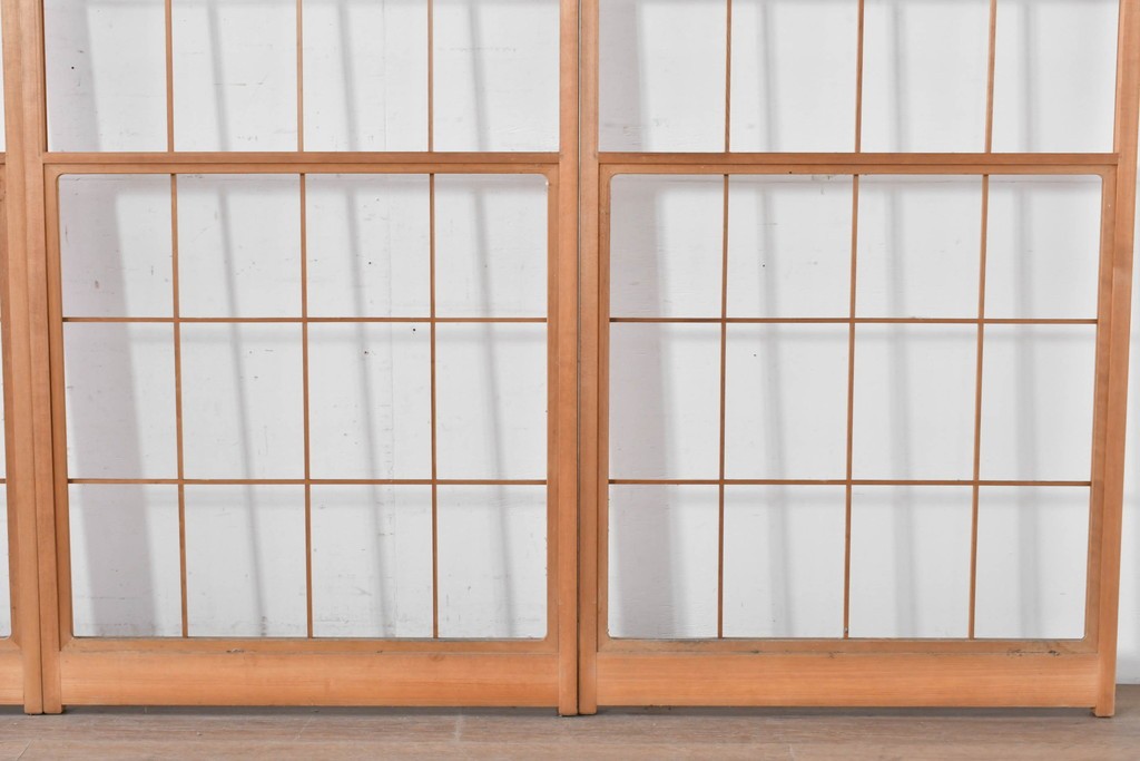 ヴィンテージ建具　昭和後期　シンプルな升目デザインの擦り上げ雪見障子戸4枚セット　(R-086584)