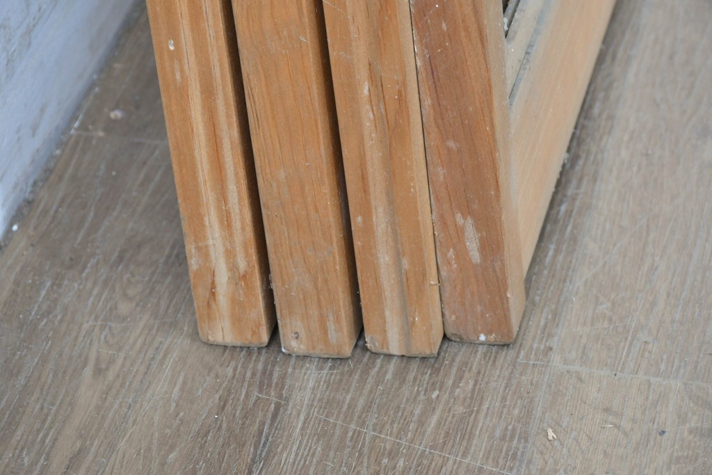 ヴィンテージ建具　昭和後期　シンプルな升目デザインの擦り上げ雪見障子戸4枚セット　(R-086584)